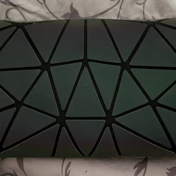 ★JUST REDUCED★ Holographic color change luxshe wallet - Picture 4 of 4